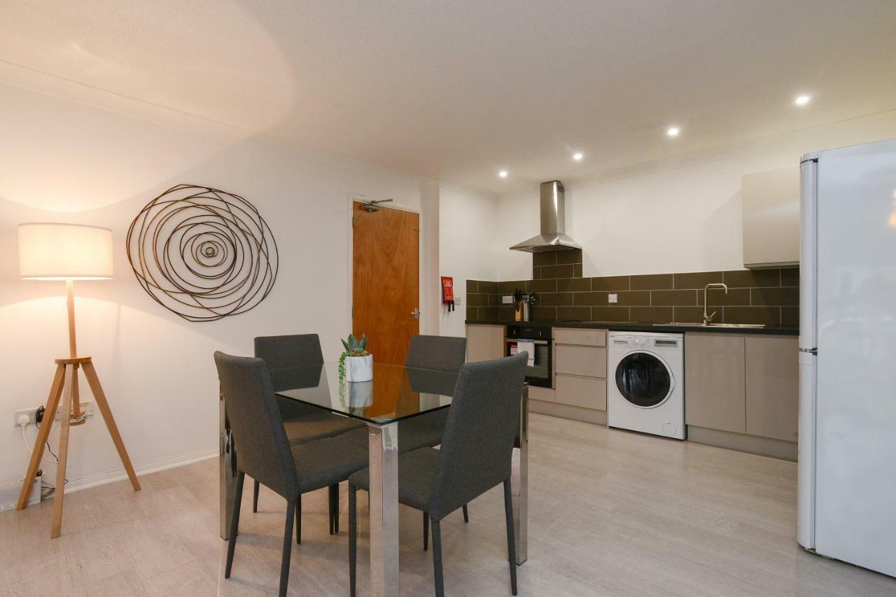 نوتينغهام Brook Court - City Edge Stay Modern 2Bed Apartment المظهر الخارجي الصورة
