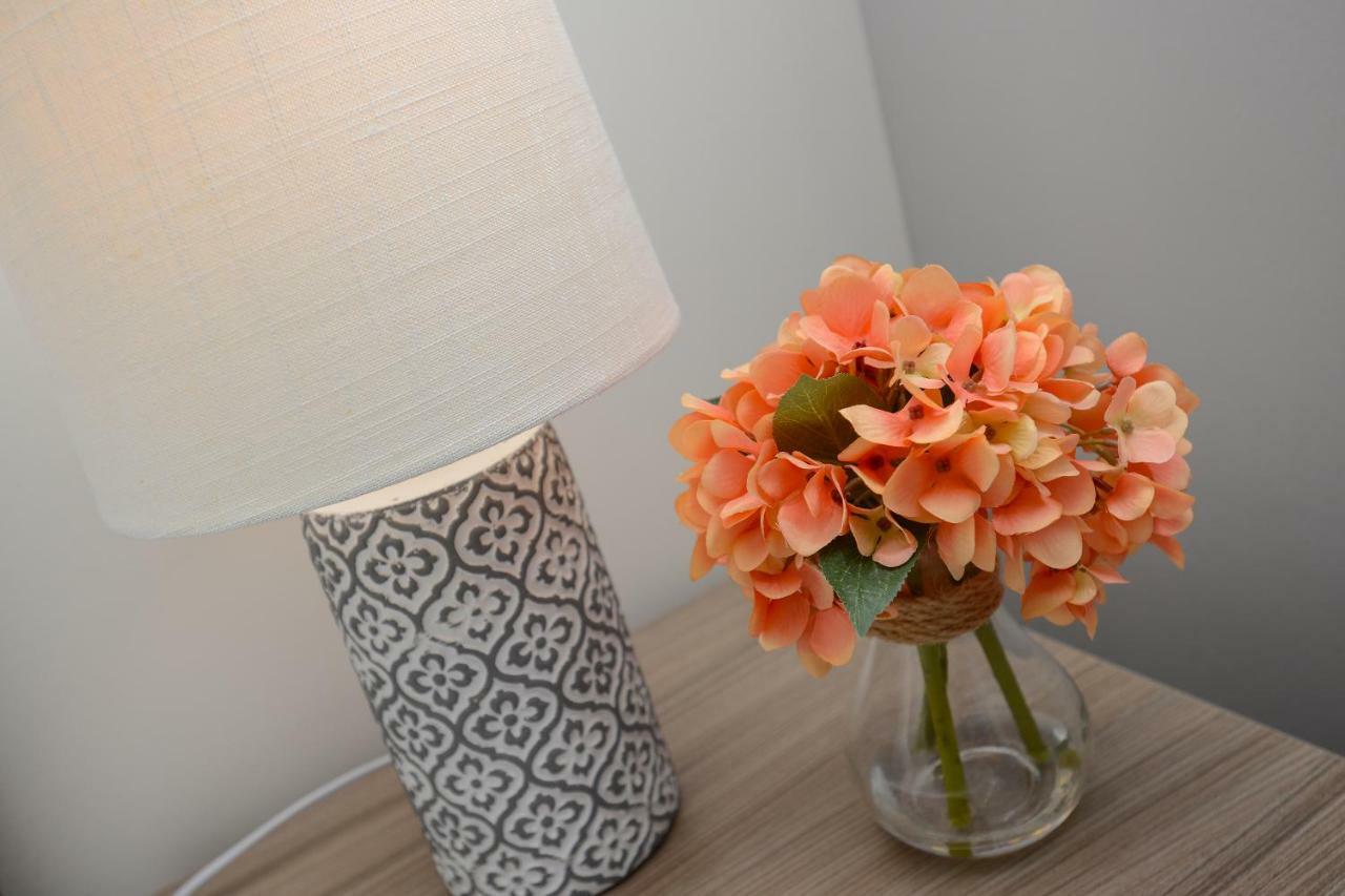 نوتينغهام Brook Court - City Edge Stay Modern 2Bed Apartment المظهر الخارجي الصورة